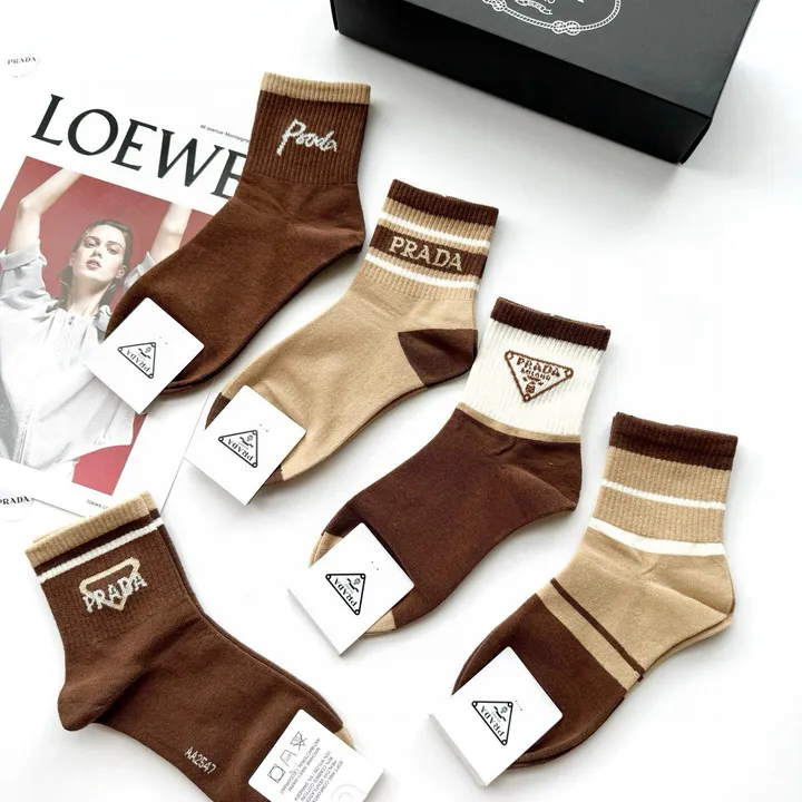 スーパーコピー プラダ 靴下
