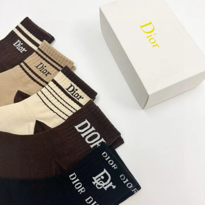 スーパーコピー ディオール 靴下