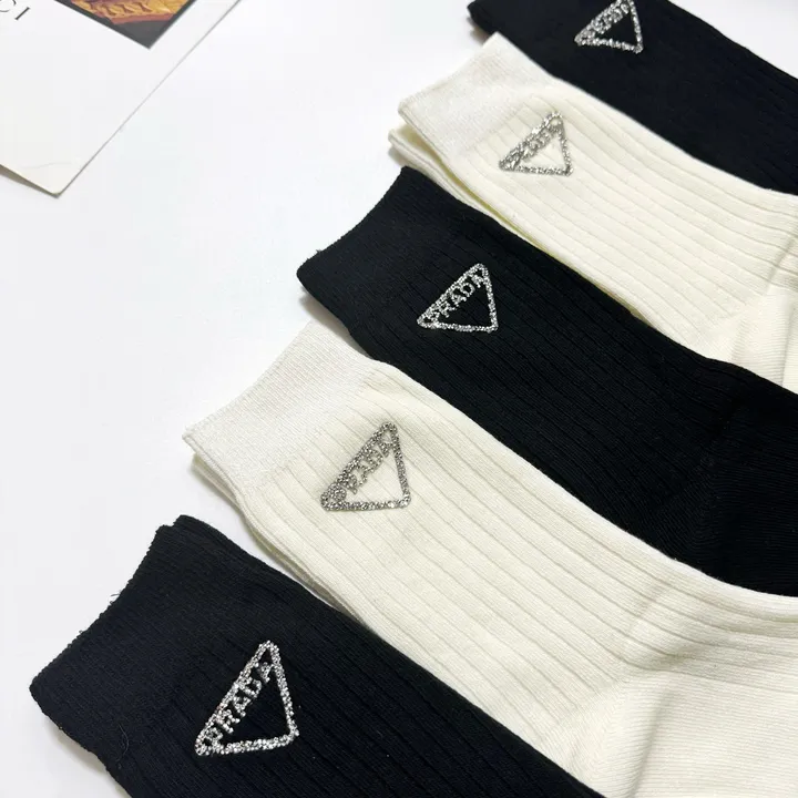 スーパーコピー プラダ 靴下