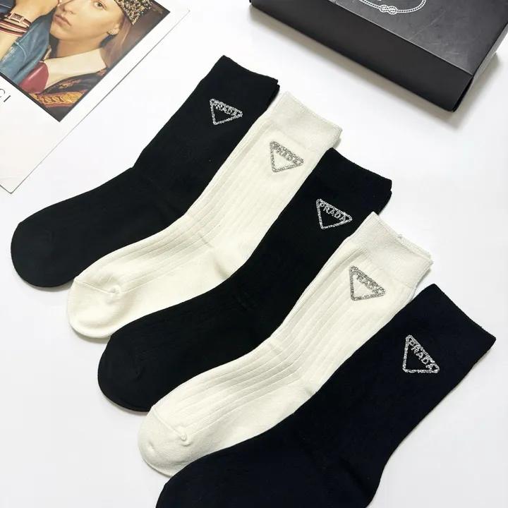 スーパーコピー プラダ 靴下