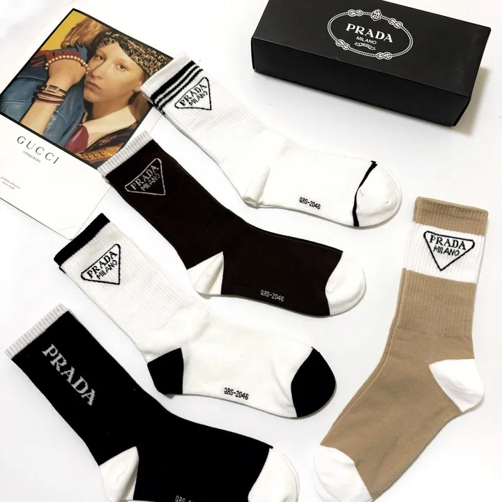 スーパーコピー プラダ 靴下