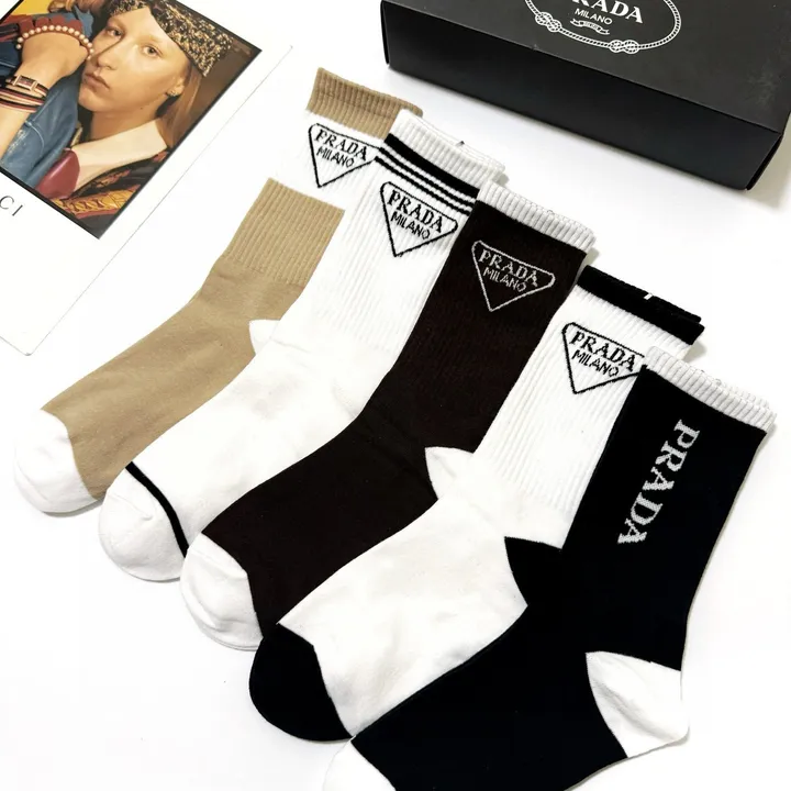 スーパーコピー プラダ 靴下