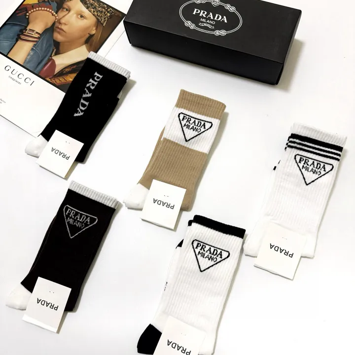 スーパーコピー プラダ 靴下