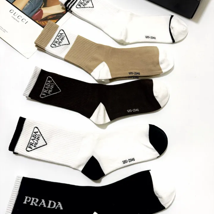 スーパーコピー プラダ 靴下