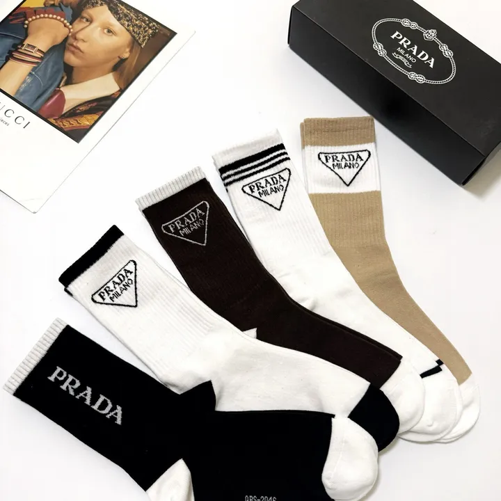 スーパーコピー プラダ 靴下