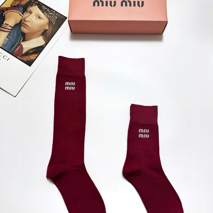 スーパーコピー ミュウミュウ 靴下