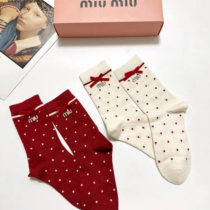 スーパーコピー ミュウミュウ 靴下