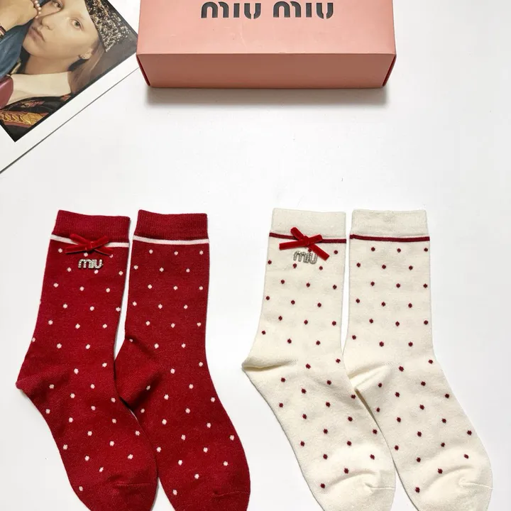 スーパーコピー ミュウミュウ 靴下