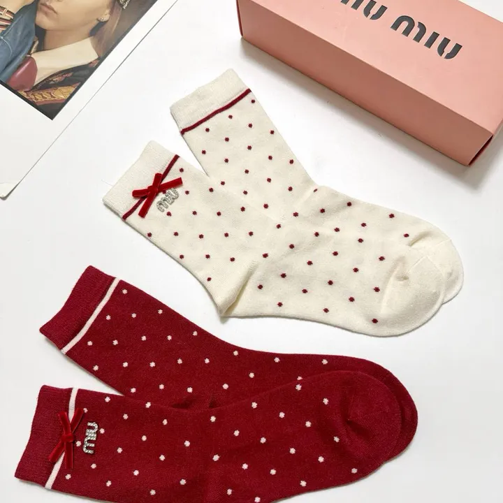 スーパーコピー ミュウミュウ 靴下