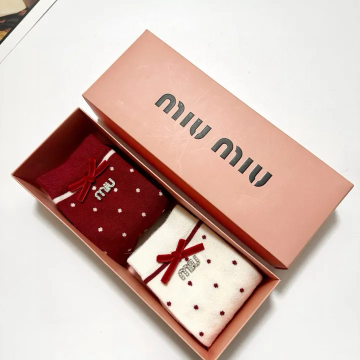 スーパーコピー ミュウミュウ 靴下