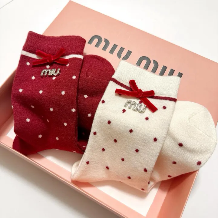 スーパーコピー ミュウミュウ 靴下