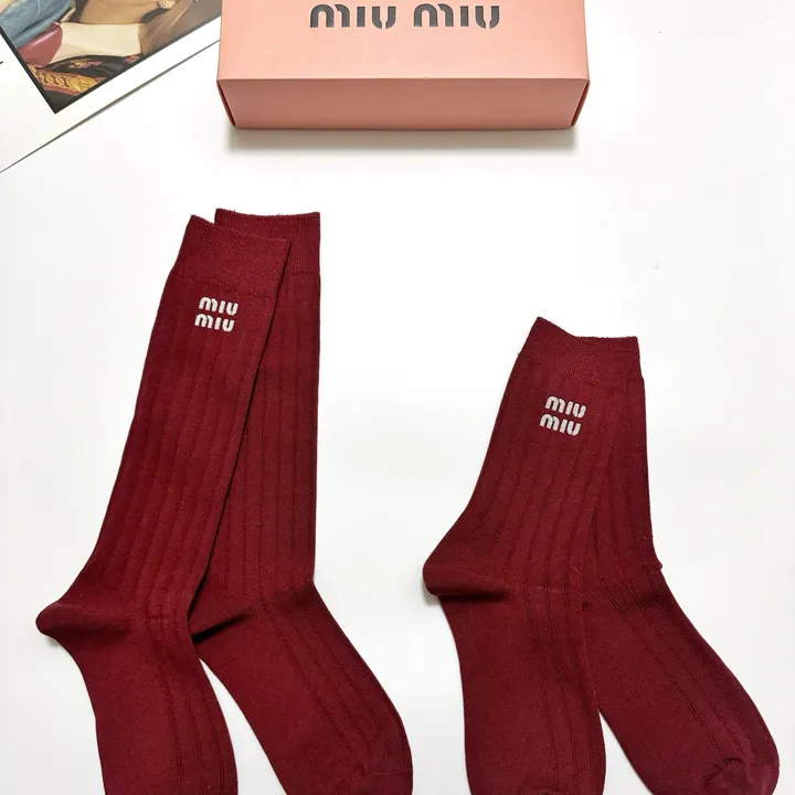 スーパーコピー ミュウミュウ 靴下