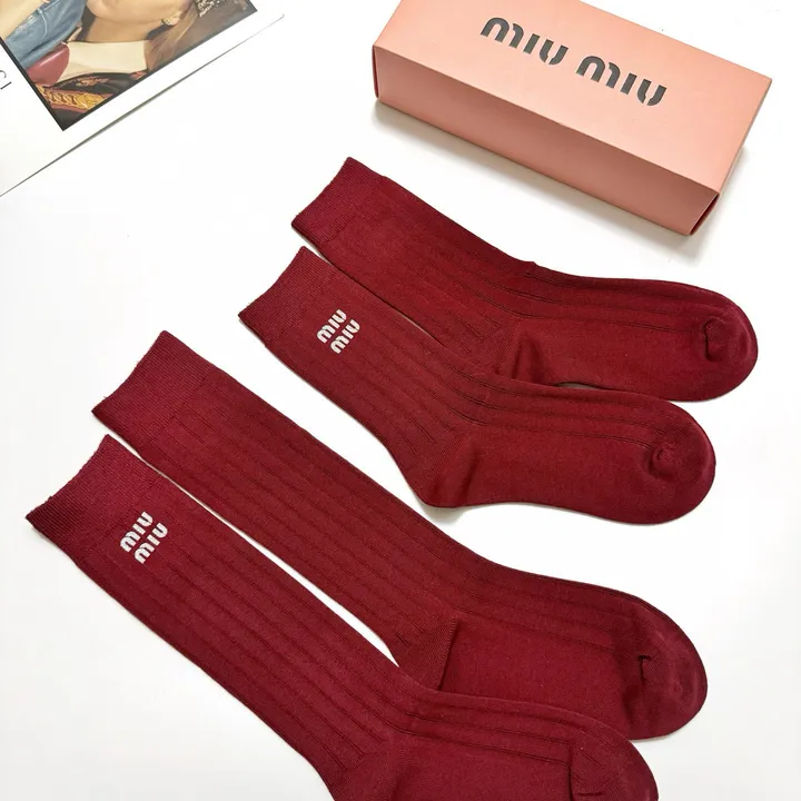 スーパーコピー ミュウミュウ 靴下