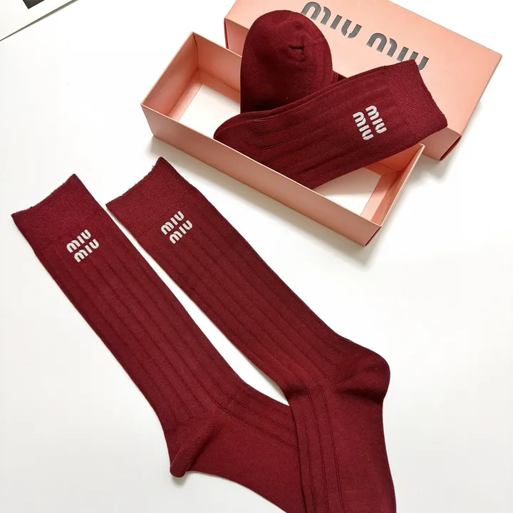 スーパーコピー ミュウミュウ 靴下