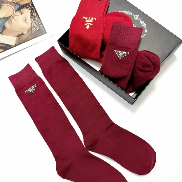 スーパーコピー プラダ 靴下