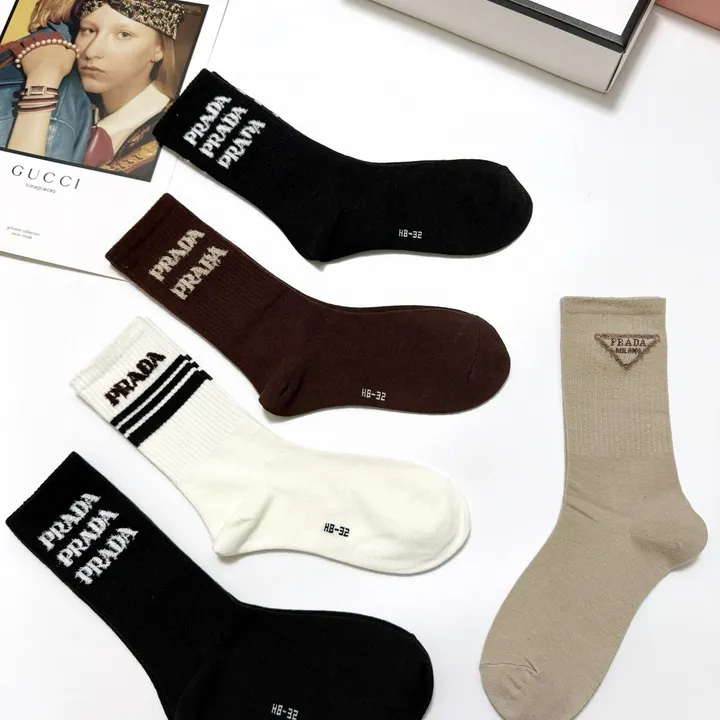 スーパーコピー プラダ 靴下