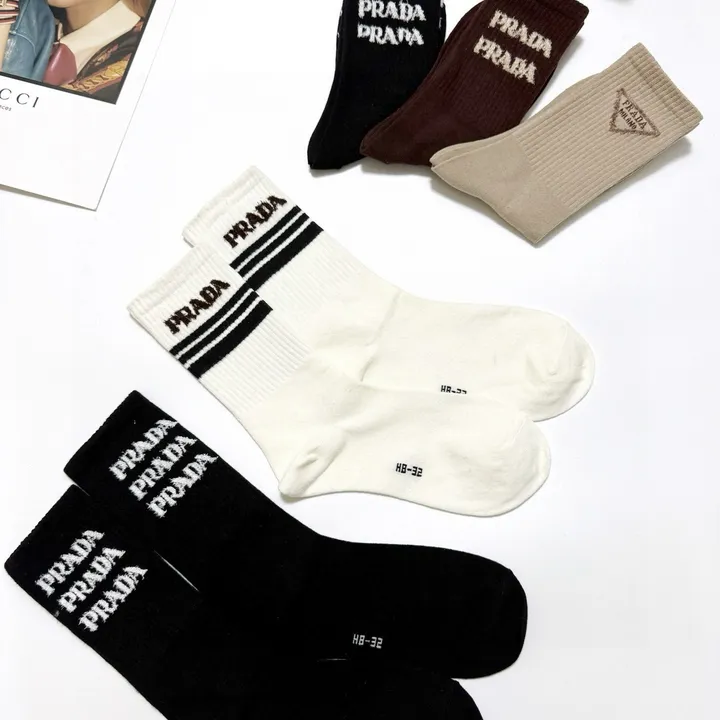 スーパーコピー プラダ 靴下