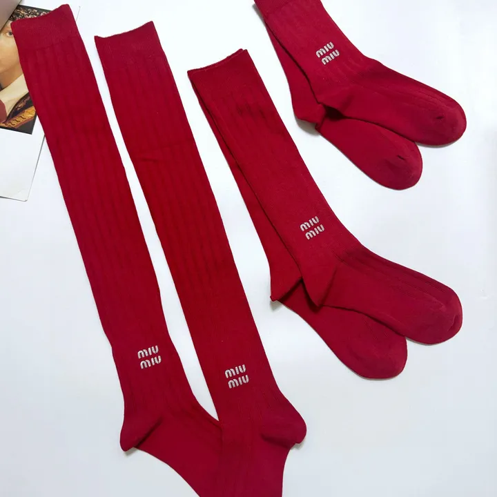スーパーコピー ミュウミュウ 靴下