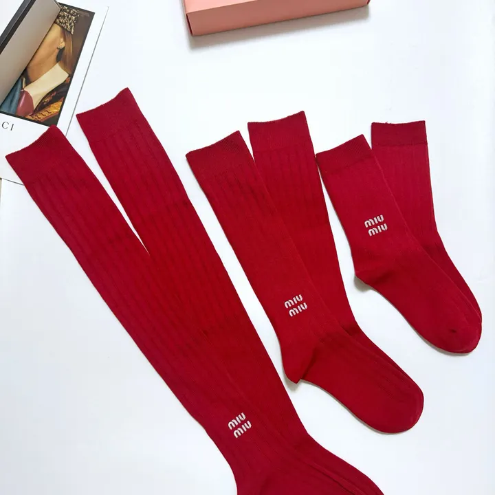 スーパーコピー ミュウミュウ 靴下