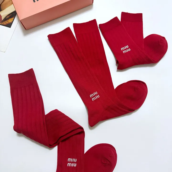スーパーコピー ミュウミュウ 靴下