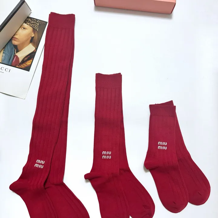 スーパーコピー ミュウミュウ 靴下