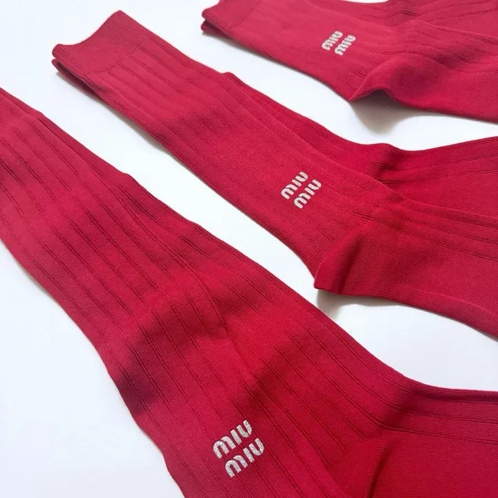 スーパーコピー ミュウミュウ 靴下