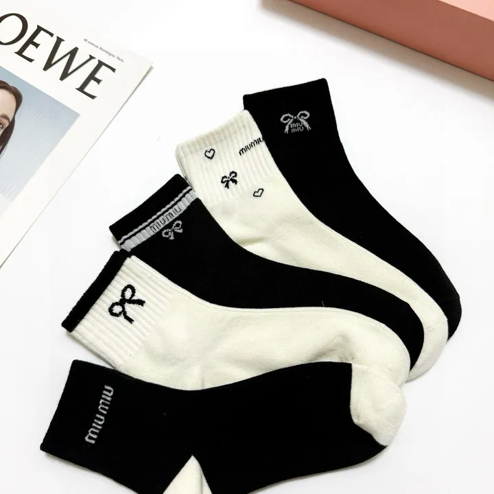 スーパーコピー ミュウミュウ 靴下