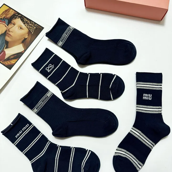 スーパーコピー ミュウミュウ 靴下