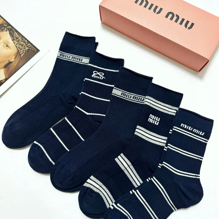 スーパーコピー ミュウミュウ 靴下