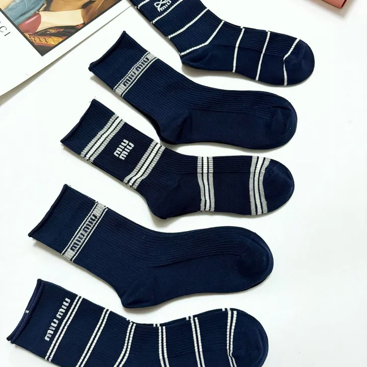 スーパーコピー ミュウミュウ 靴下