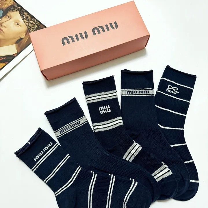 スーパーコピー ミュウミュウ 靴下