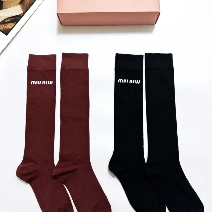 スーパーコピー ミュウミュウ 靴下