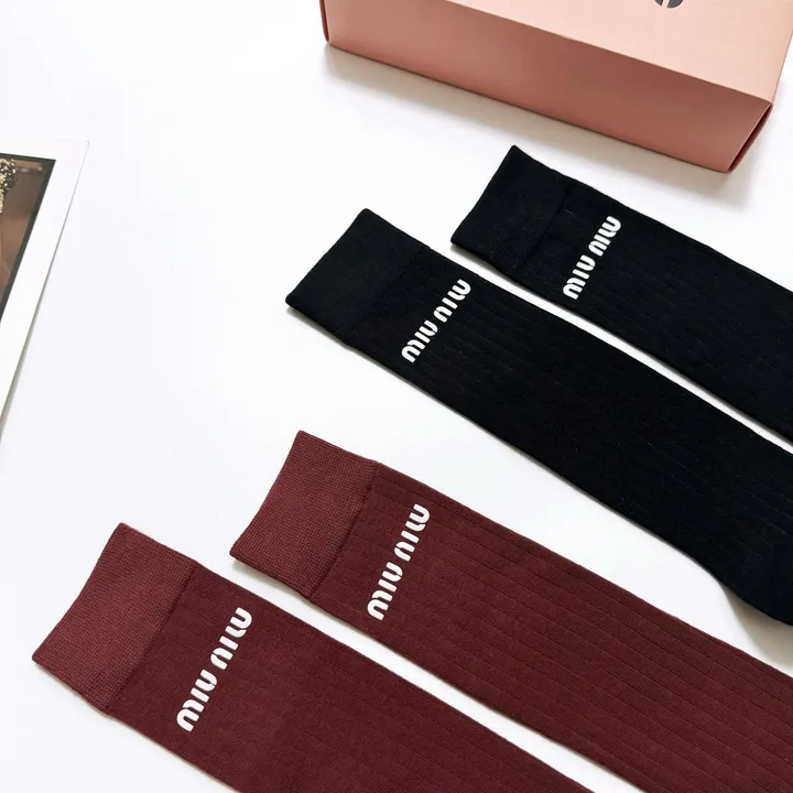 スーパーコピー ミュウミュウ 靴下