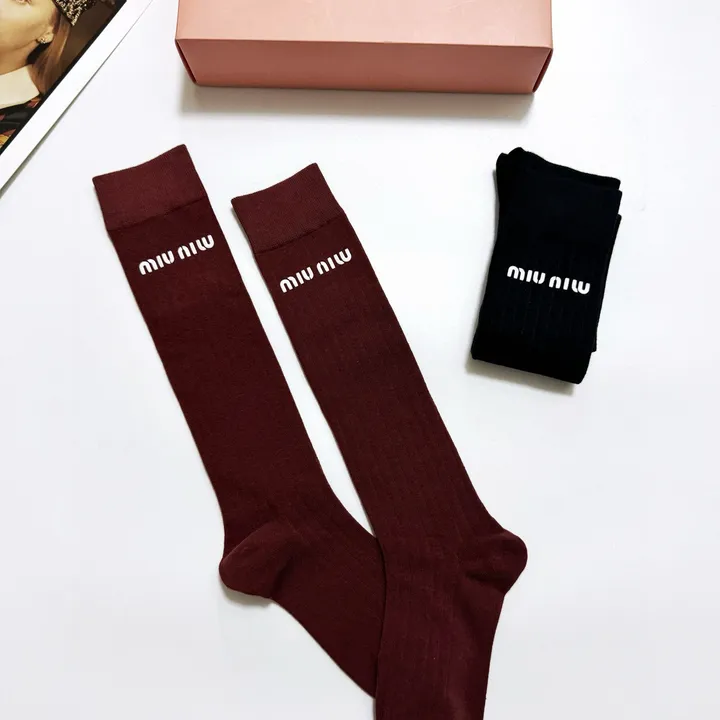 スーパーコピー ミュウミュウ 靴下