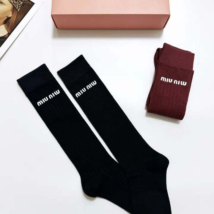 スーパーコピー ミュウミュウ 靴下