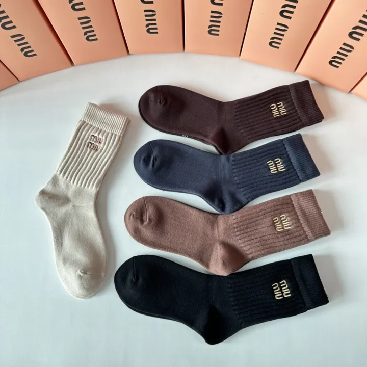 スーパーコピー ミュウミュウ 靴下