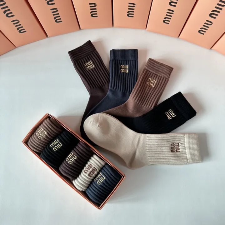 スーパーコピー ミュウミュウ 靴下