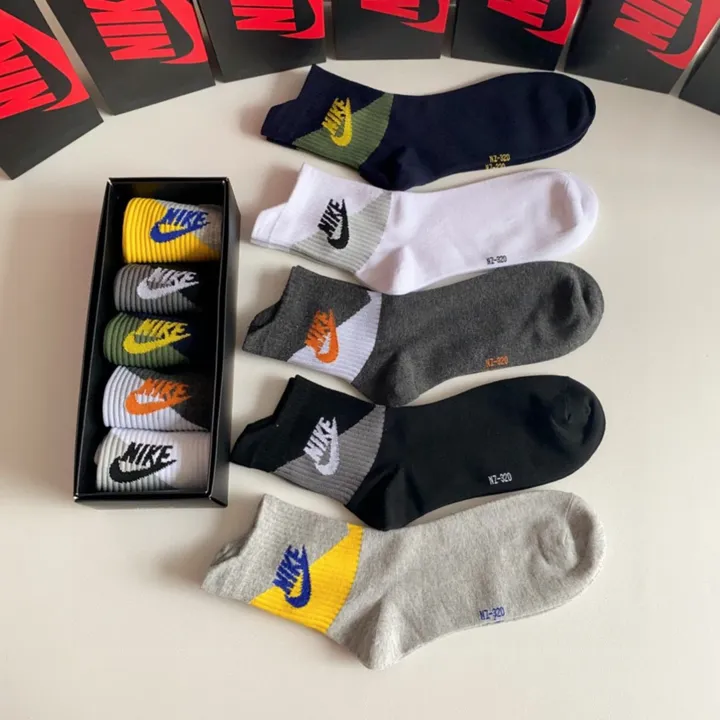 スーパーコピー ミュウミュウ 靴下