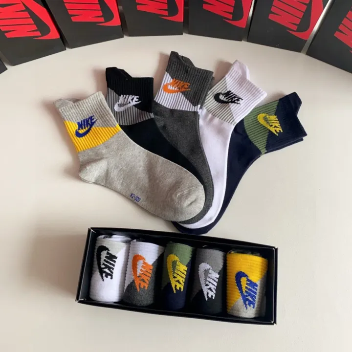 スーパーコピー ミュウミュウ 靴下