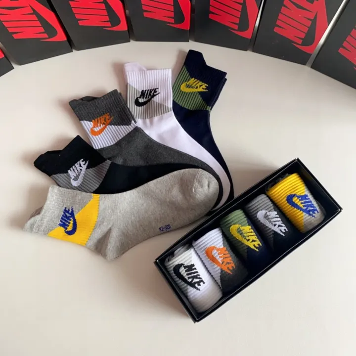 スーパーコピー ミュウミュウ 靴下