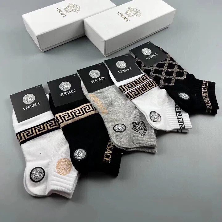 スーパーコピー ヴェルサーチ 靴下