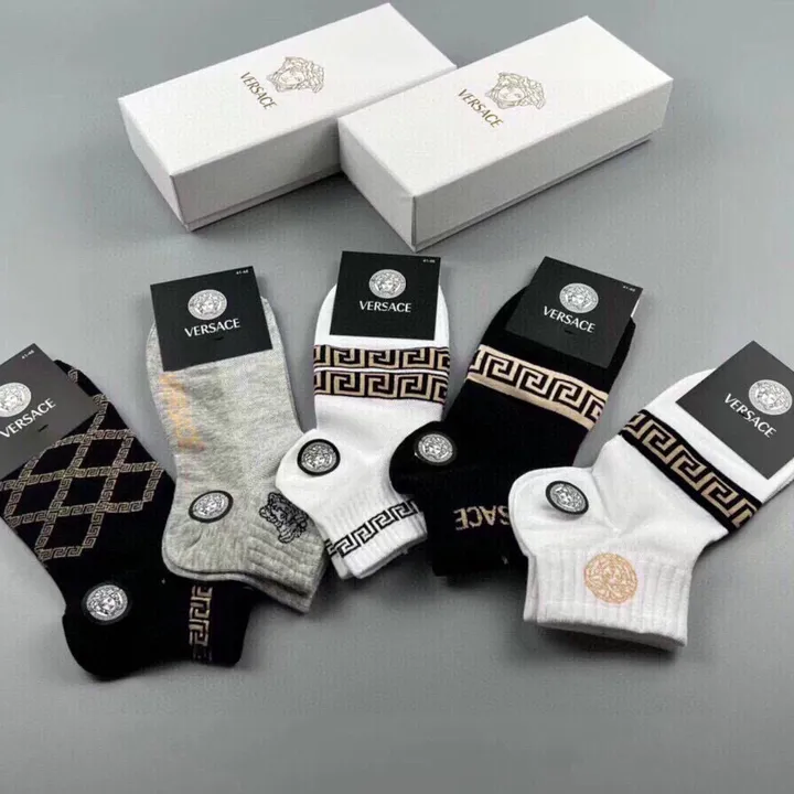 スーパーコピー ヴェルサーチ 靴下