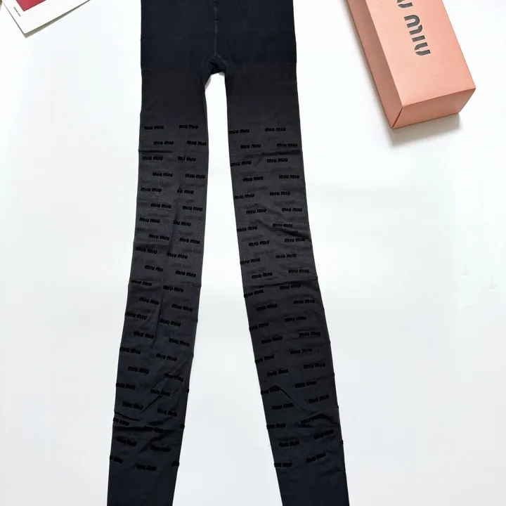 スーパーコピー ミュウミュウ 靴下