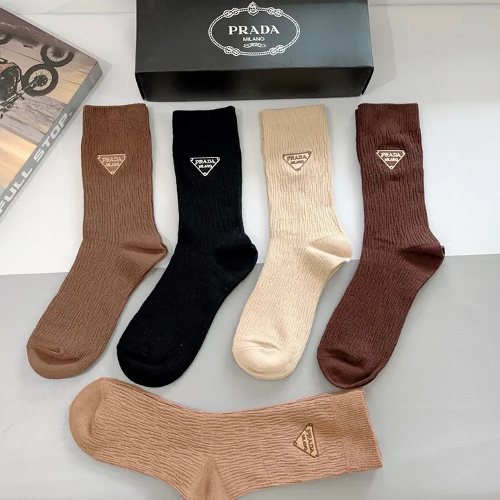 スーパーコピー プラダ 靴下