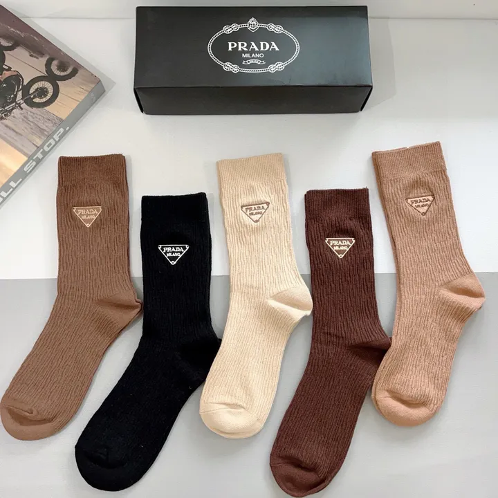 スーパーコピー プラダ 靴下