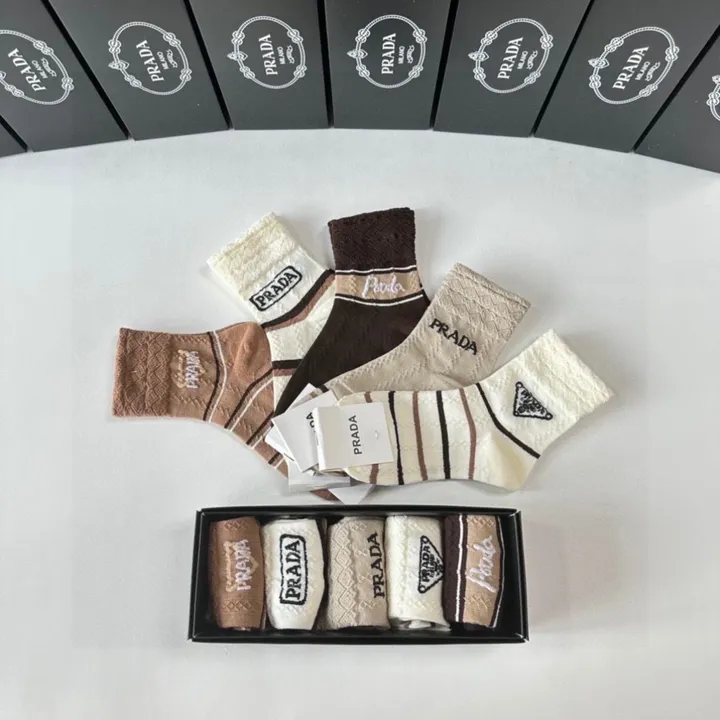 スーパーコピー プラダ 靴下