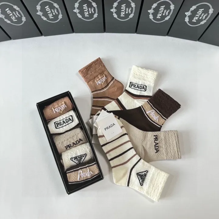 スーパーコピー プラダ 靴下