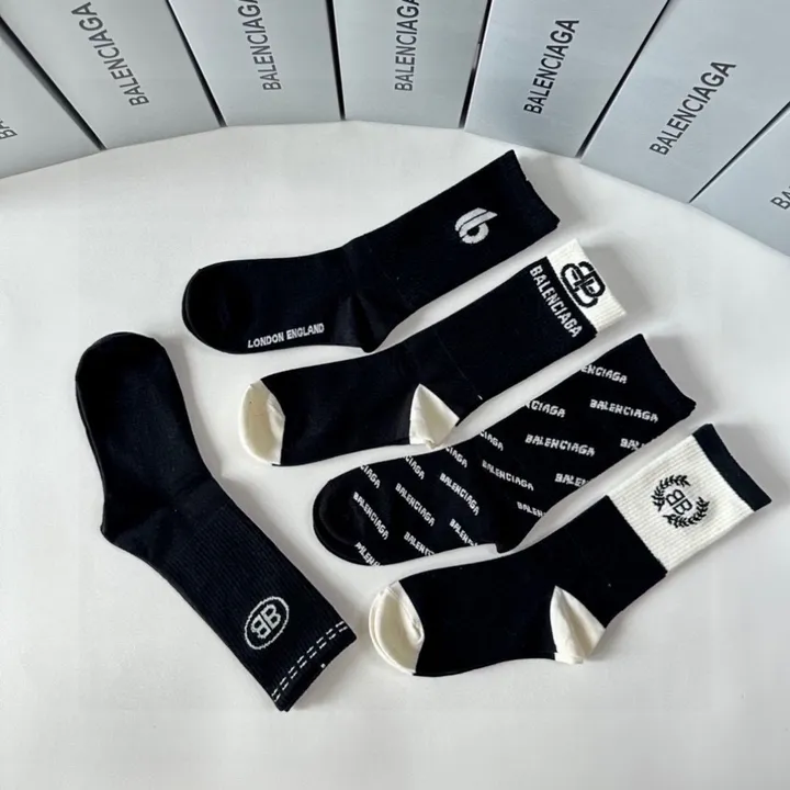 スーパーコピー バレンシアガ 靴下