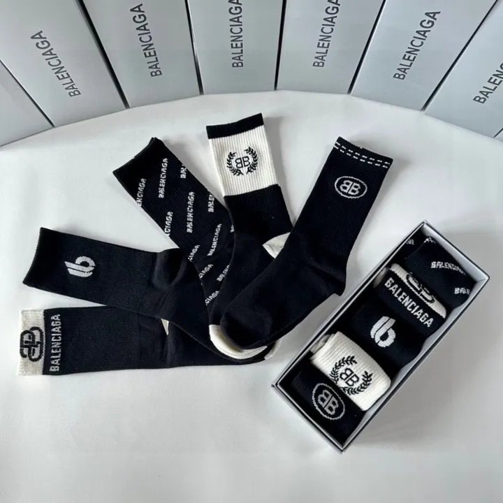 スーパーコピー バレンシアガ 靴下