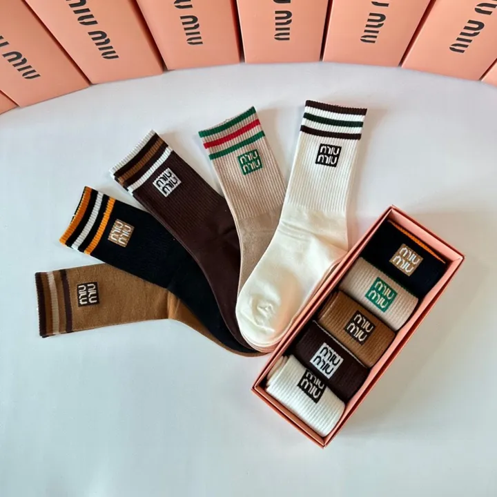 スーパーコピー ミュウミュウ 靴下